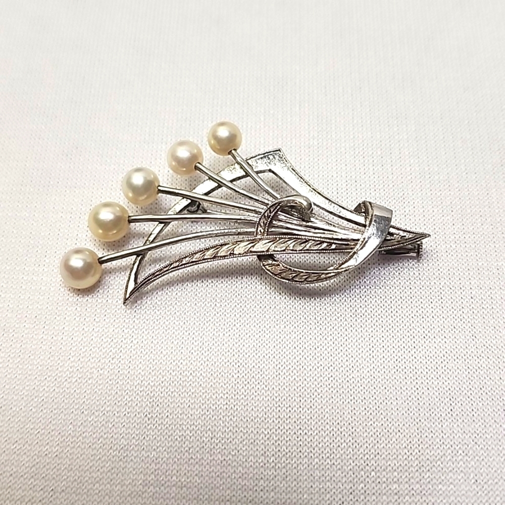 Mikimoto Estate Akoya Pearl Brooch Pin Sterling Silver 5.4 mm - Picture 1 of 8